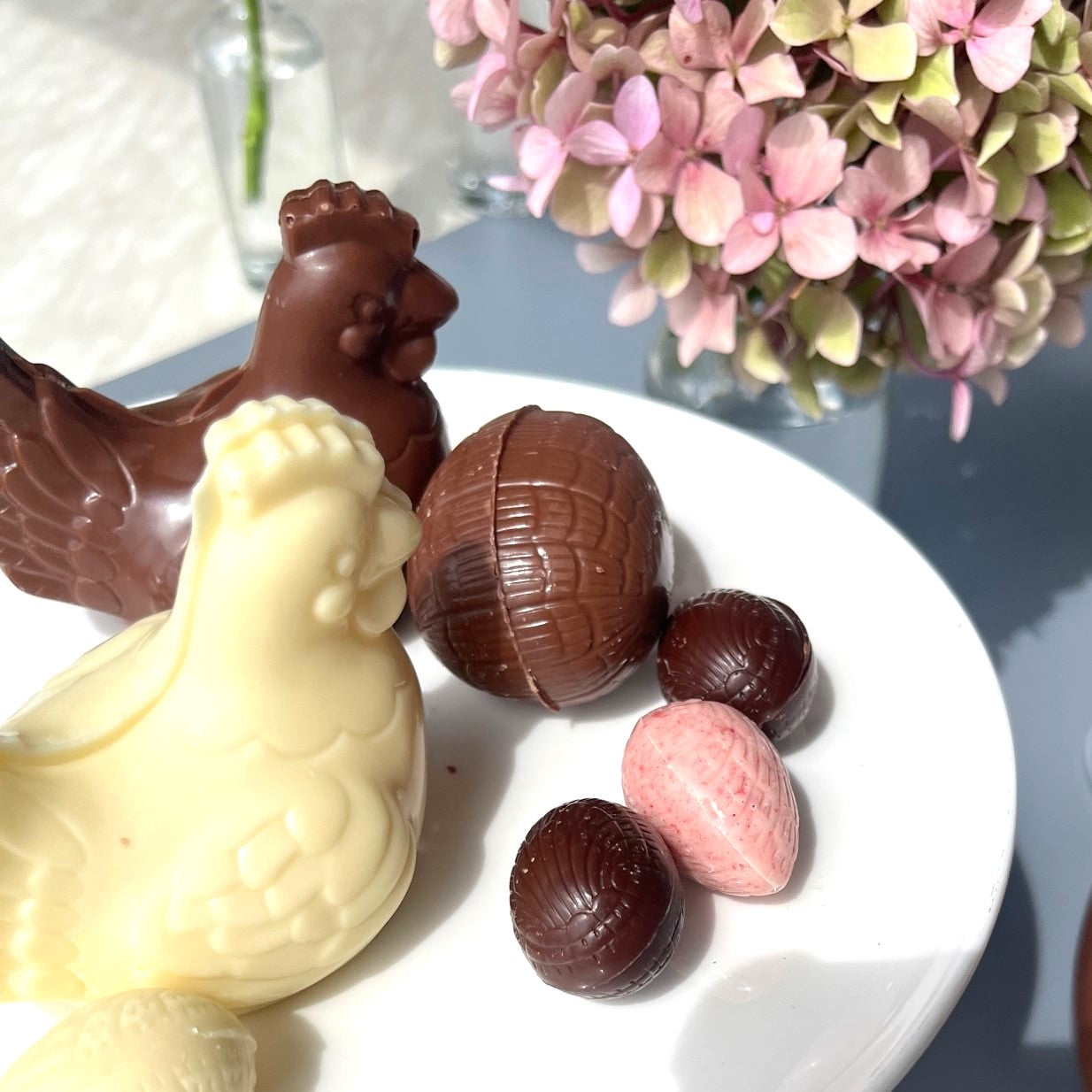 Chocolate Happy Hens